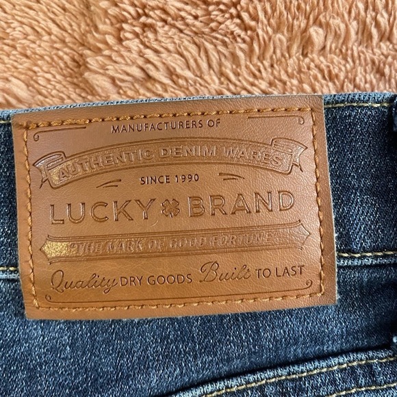 Lucky Brand 410 Women's Jeans 31x30 Athletic Straight Fit Lucky You Zipper Denim - Picture 9 of 9